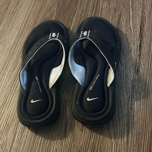 Nike comfort footbed flip flops
